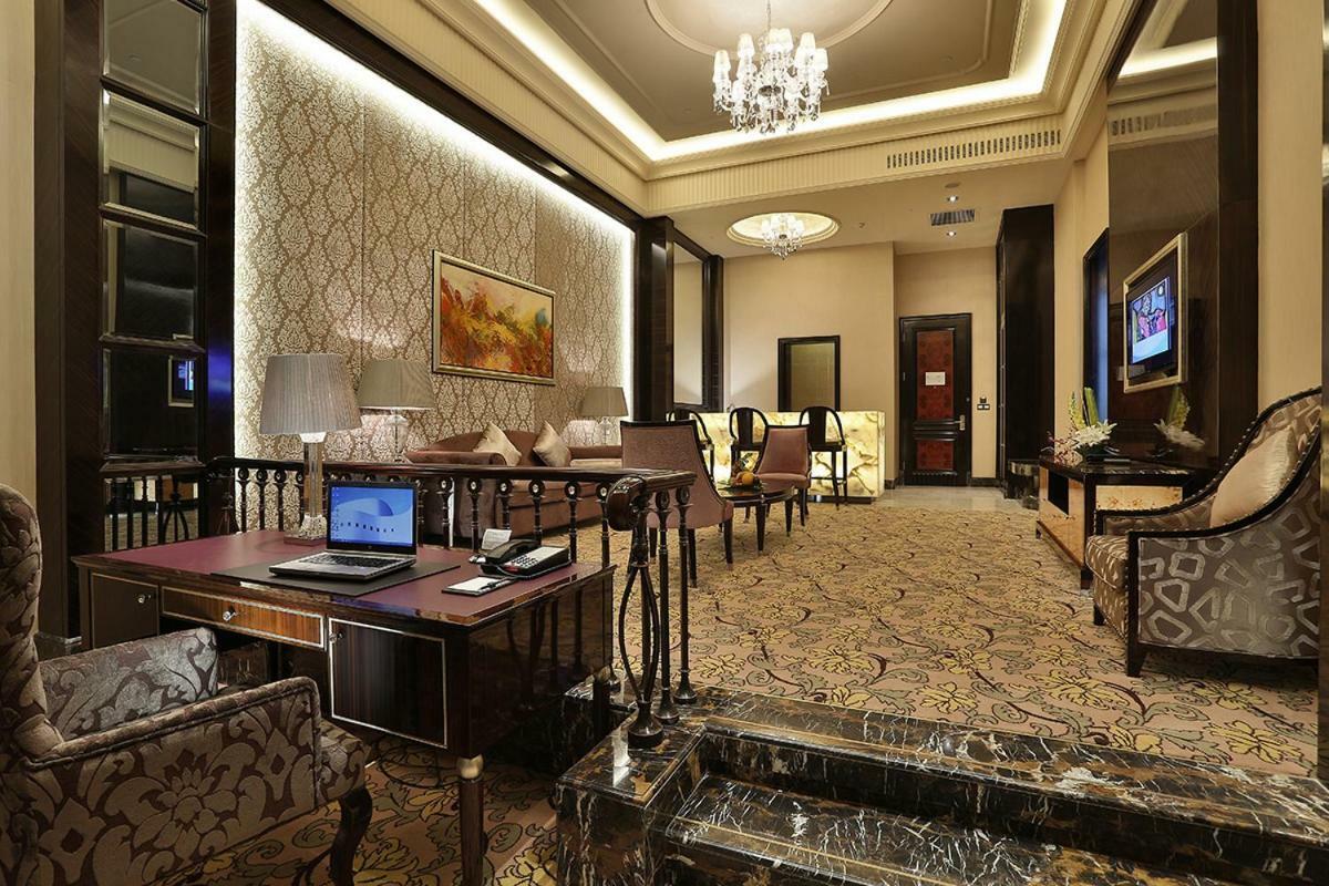 Howard Johnson Agile Plaza Chengdu Esterno foto